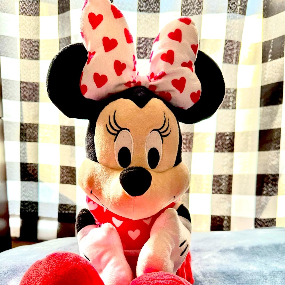 3 ft Minnie Mouse stuffed animal